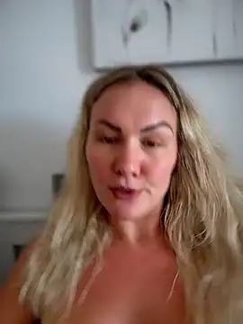 Živá chatovací místnost NastyMilf_
