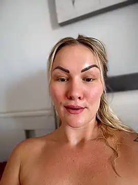 NastyMilf_ 网络视讯表演