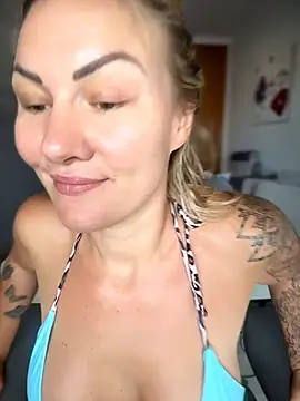 NastyMilf_n Webbikameraesitys
