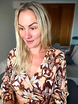 دردشة NastyMilf_ الجنسية المباشرة