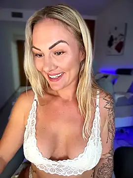 NastyMilf_ Show in webcam