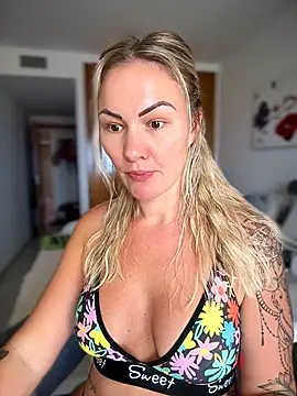 NastyMilf_ – webcam-show