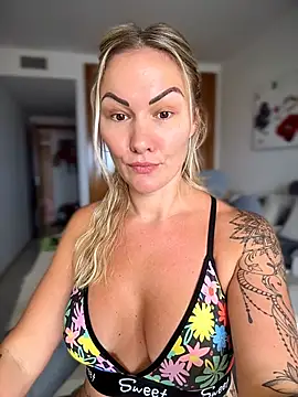 NastyMilf_ webcam show