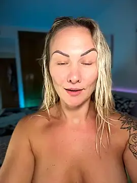 NastyMilf_n Webbikameraesitys
