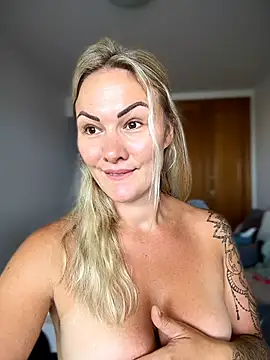 NastyMilf_ – webcam-show