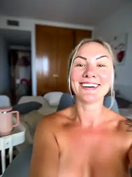 הופעת וובקאם של NastyMilf_