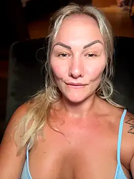 Show modela NastyMilf_ na web-kameri