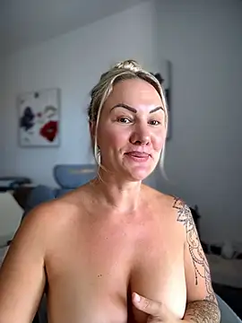 NastyMilf_ webcam show