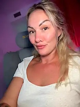 NastyMilf_n Webbikameraesitys