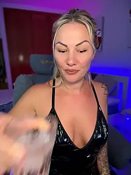 XXX chat uživo modela NastyMilf_
