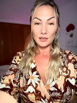 Pokazy przed kamerką – NastyMilf_