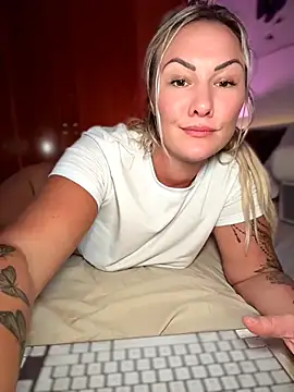 แชท XXX สดของ NastyMilf_