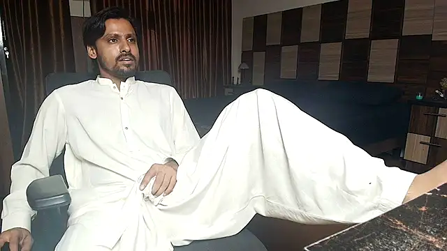Shazkaif 网络视讯表演