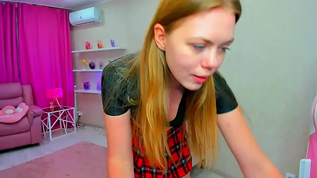 Strawberrye Live XXX-Chat