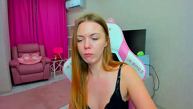 Strawberrye Live XXX-Chat