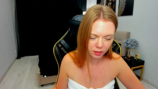 Chatroom XXX en direct de Strawberrye