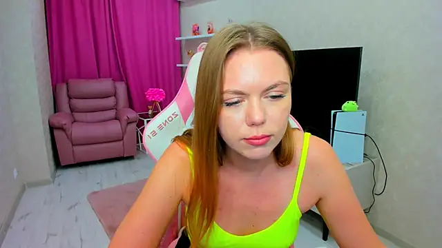 Strawberrye Adlı Modelin Canlı XXX Sohbeti