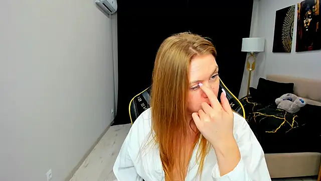 Strawberrye live XXX chat