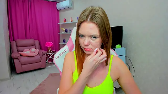 Chat XXX en directo de Strawberrye