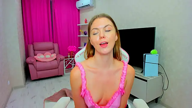 Chatroom XXX en direct de Strawberrye