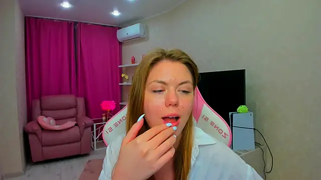 Strawberrye 现场XXX聊天