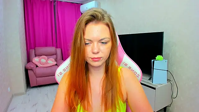 Strawberrye Adlı Modelin Canlı XXX Sohbeti