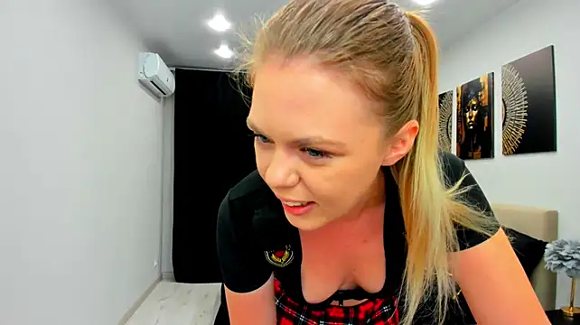Strawberrye's Live XXX Chat