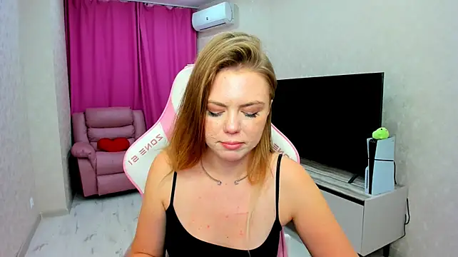 Strawberrye: απευθείας συνομιλία ΧΧΧ
