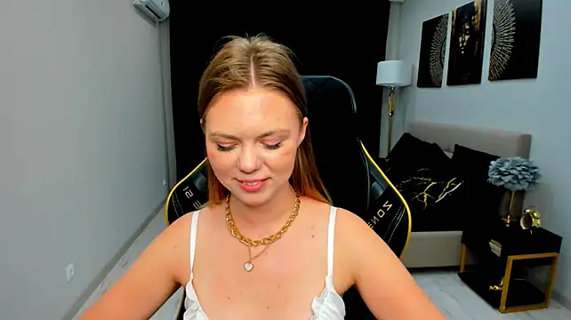 Strawberrye Adlı Modelin Canlı XXX Sohbeti
