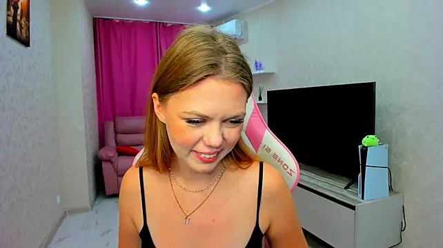 צ'אט XXX בשידור חי של Strawberrye
