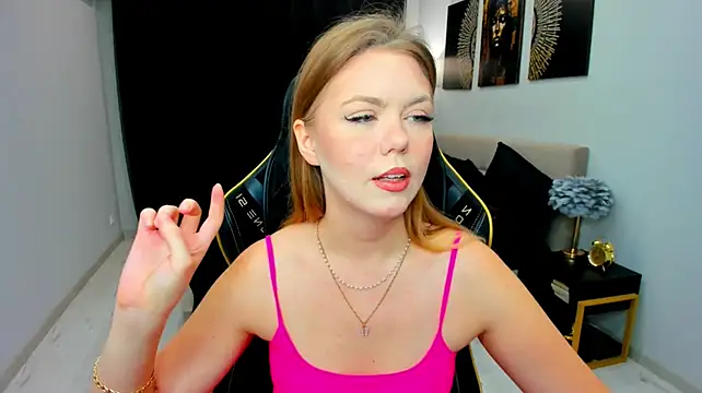 Strawberrye Chat XXX live