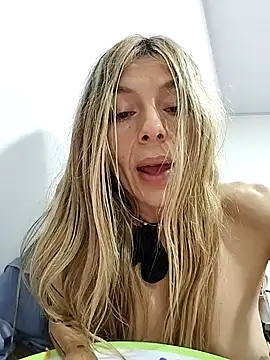 estrella_tastyのライブXXXチャット