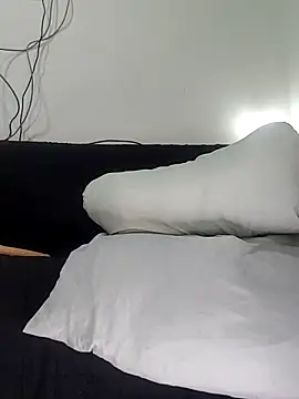 estrella_tasty's Live Chat Room