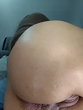 Chat XXX ao vivo de estrella_tasty