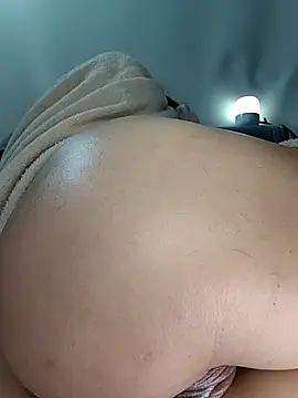 Chatroom XXX en direct de estrella_tasty