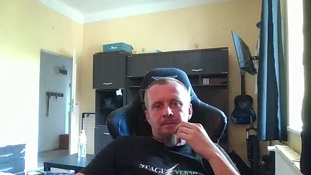 Webkamerová show MrWhitePL