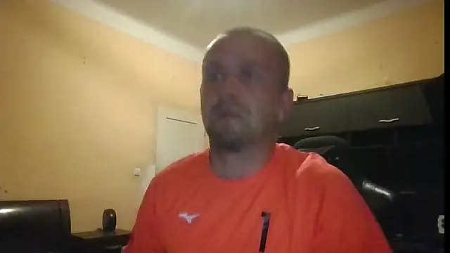 Show modela MrWhitePL na web-kameri