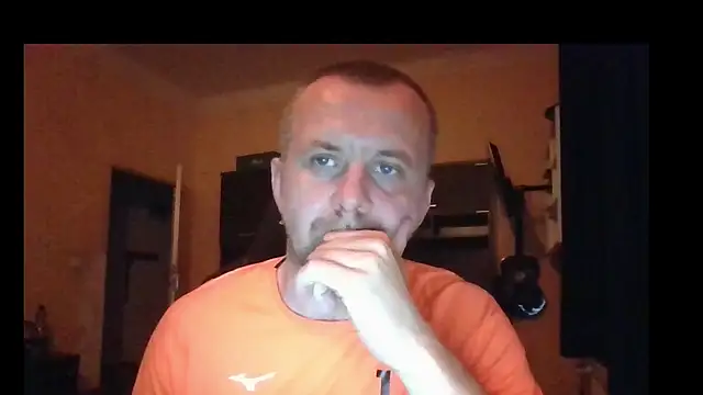 Show modela MrWhitePL na web-kameri