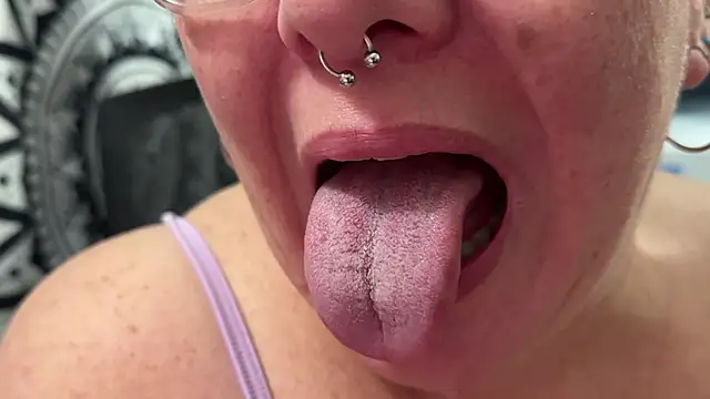 Miss_Phat_Booty: вебкам-шоу