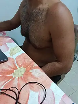 Show de morenodiscret35 na webcam