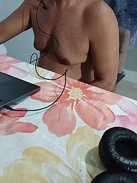 Show de morenodiscret35 na webcam