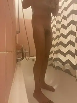 Show modela TonyR84 na web-kameri