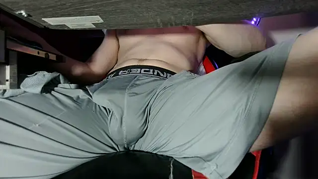 Dick_and_muscles' Webcam Show