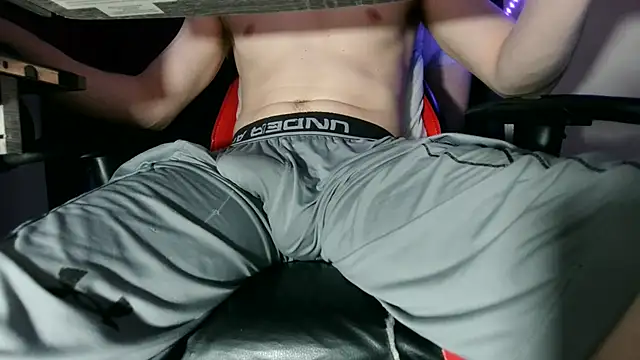 Dick_and_muscles Pertunjukan Webcam