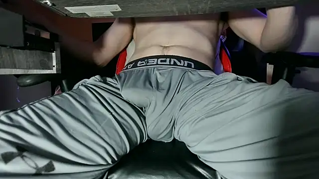 Dick_and_muscles Webcamshow