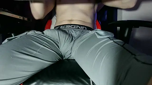 Dick_and_muscles Adlı Modelin Web Kamerası Şovu