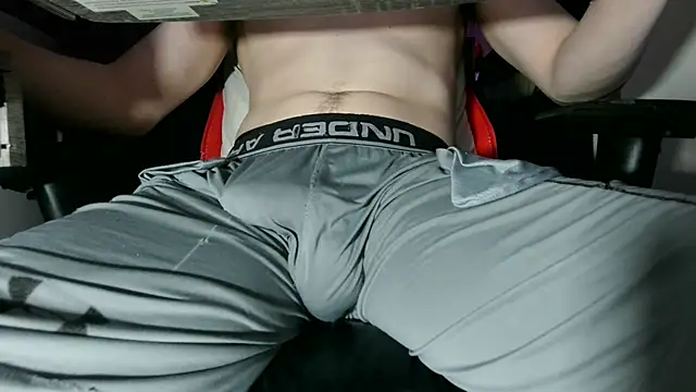 הופעת וובקאם של Dick_and_muscles