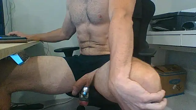Bloopers66 Show in webcam
