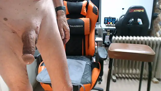 Unclek21 webcam show