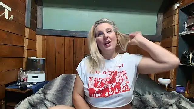 lisaxlovexxx 网络视讯表演